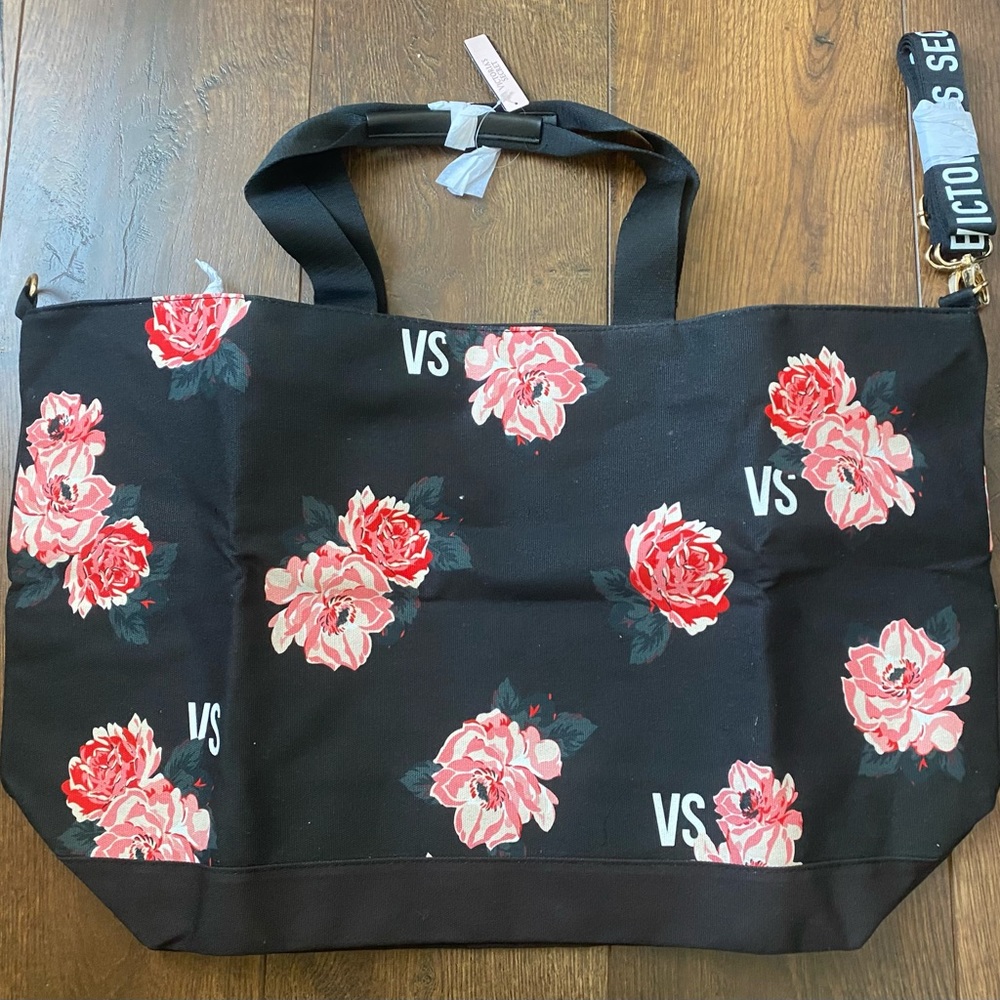 New with Tags Victoria’s Secret Floral shoulder/weekender bag